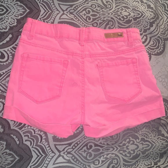 Pink high waisted shorts - Picture 3 of 4